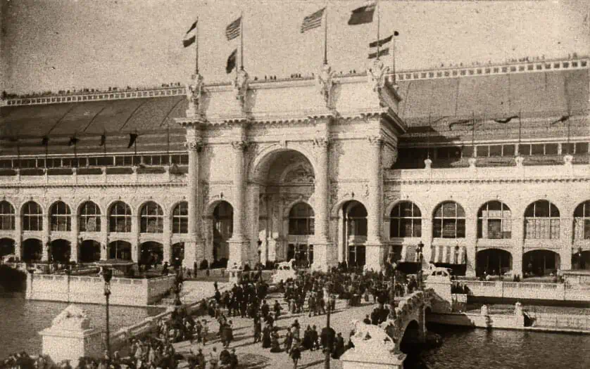 Crowds surge into Machinery Hall at the Chicago World's Fair in 1893